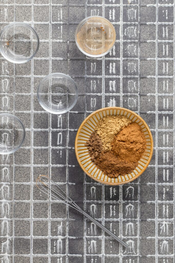 jak-tworzenie-domowych-przypraw-683x1024 Domowe przyprawy – jak stworzyć własny zestaw smaków